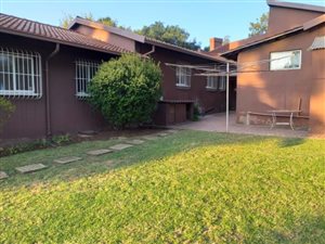 3 Bed House in Lombardy East