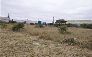 2520 m² Land available in Ladanna
