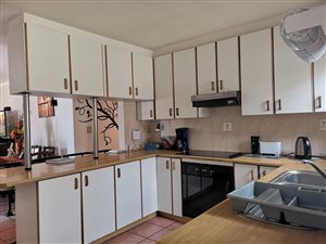 3 Bed House in Soneike