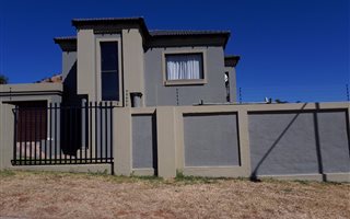 3 Bedroom House in Amandasig