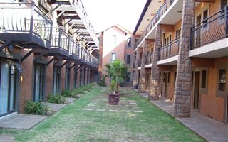 0.5 Bedroom Apartment in Langenhoven Park