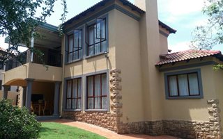 4 Bedroom House in Bronberg