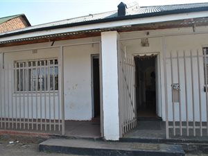 4 Bed House in De Beers