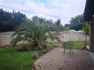 1 Bed Apartment in Van Riebeeck Park