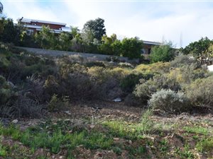 1000 m² Land available in Fairway Heights
