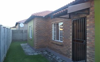 3 Bedroom House in Waterval East