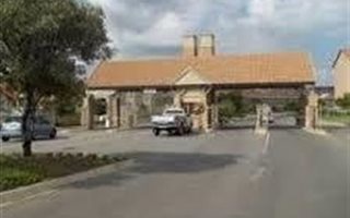 2 Bedroom Townhouse in Kosmosdal