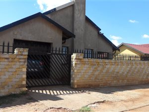 3 Bed House in Dobsonville