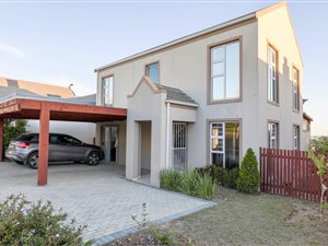 3 Bed House in Somerset West Central