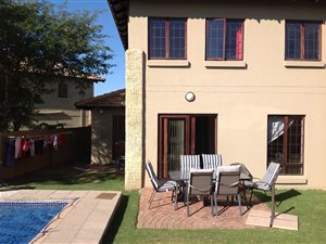 3 Bed House in Halfway House