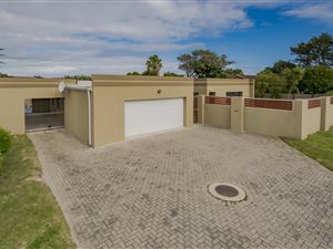 6 Bed House in Ben Kamma