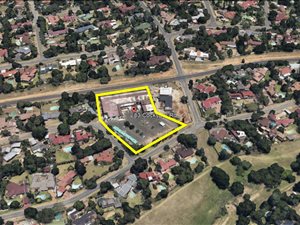 2175 m² Retail Space in Weltevreden Park