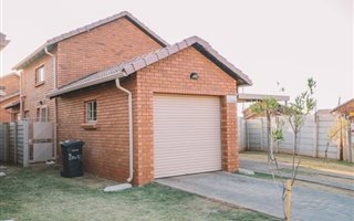 3 Bedroom House in Dorandia