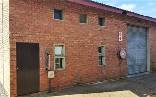 Commercial space in Alton