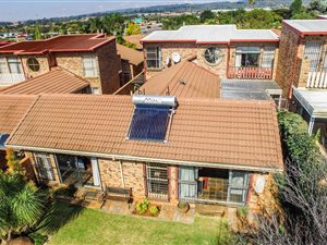 3 Bed Townhouse in La Montagne