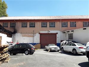 2744 m² Industrial space in Industria West