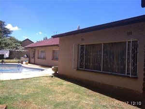 3 Bed House in Rhodesfield