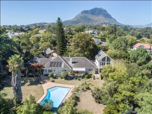 5 Bed House in Helena Heights