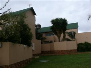 2 Bed Apartment in Moreleta Park