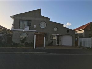 5 Bed House in Maitland