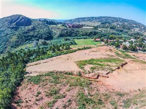 397 m² Land available in Roodekrans