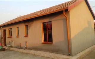 3 Bedroom House in Clayville
