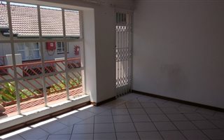 2 Bedroom Apartment in Geelhoutpark