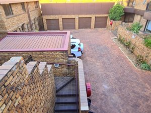 2 Bed Townhouse in Muckleneuk