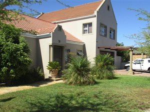 3 Bedroom House in Eikenbosch