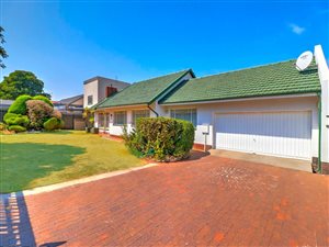 4 Bed House in Horison Park