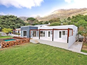 5 Bed House in Scott Estate