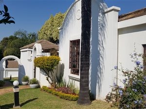 2 Bed Townhouse in Waterkloof Ridge