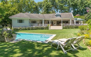 4 Bedroom House in Constantia Upper
