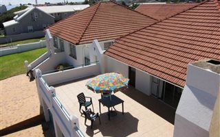 3 Bedroom Apartment in Melkbosstrand