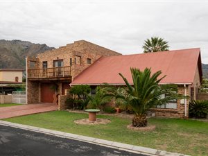 5 Bed House in Dobson