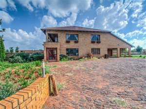 2.2 ha Farm in Houtkop AH