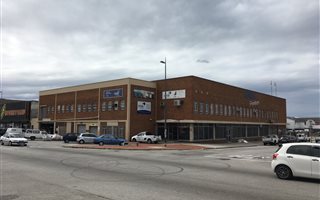 470 m² Commercial space in North End