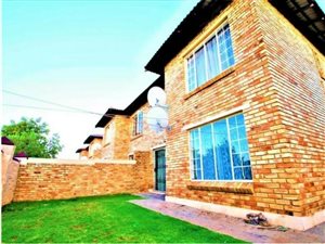 2 Bed Apartment in Heuweloord