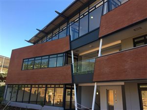 138 m² Commercial space in Montrose