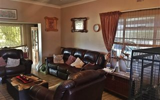 3 Bedroom House in Wilgehof