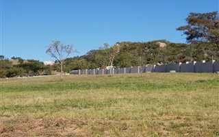 1.9 ha Land available in Sonheuwel