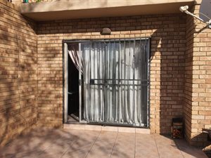 2 Bed Townhouse in Ravensklip