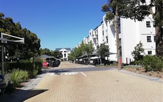 2 Bedroom Apartment in Somerset West Central