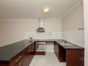 3 Bed Apartment in Somerset West Central