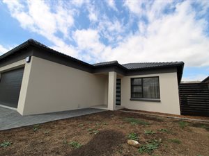 3 Bedroom House in Fairview Golf Estate