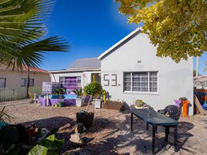 5 Bed House in Bodorp