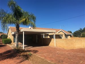 3 Bed House in Thatchfield
