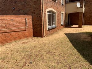 3 Bed Townhouse in Die Hoewes