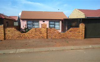 2 Bedroom House in Vosloorus