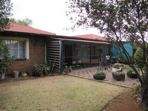 4 Bedroom House in Vanderbijlpark CE2
